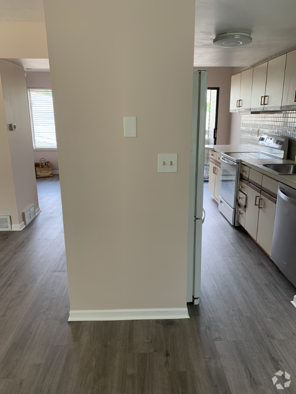 Building Photo - 2983 Chapshire Dr SE Rental