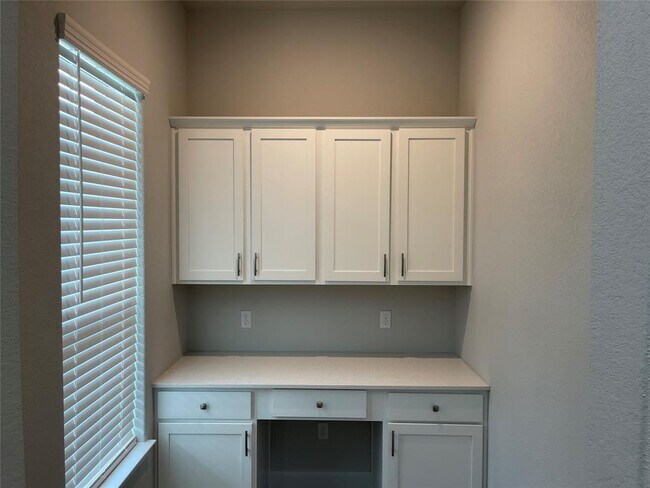 Photo - 122 Revere Dr