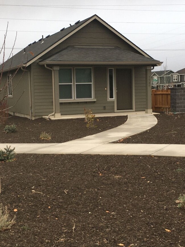 Building Photo - Single Level 2 Bedroom / 1 Bathroom in SW Redmond