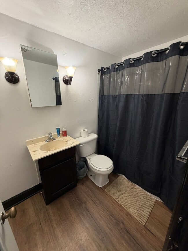1257 N 26th St Unit 4