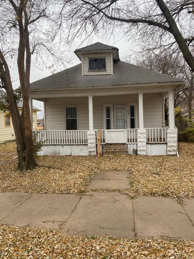 Building Photo - 2-Bed, 1-Bath Home