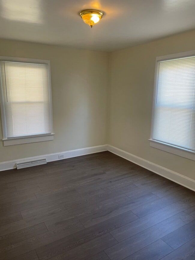 Photo - 1320 Marne St