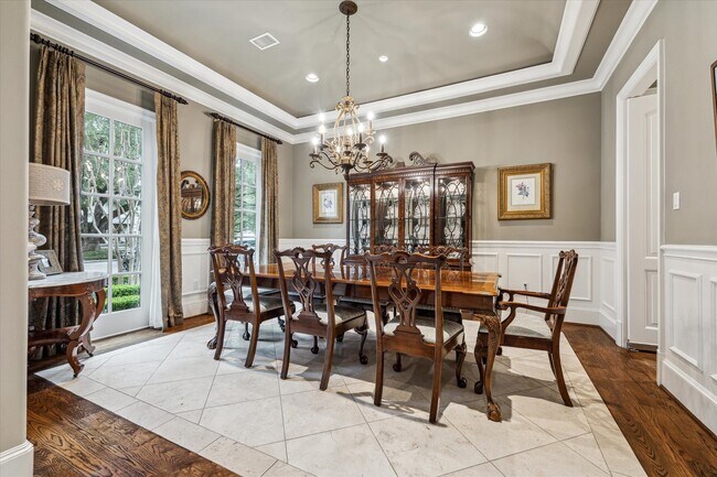 Photo - 3108 University Blvd