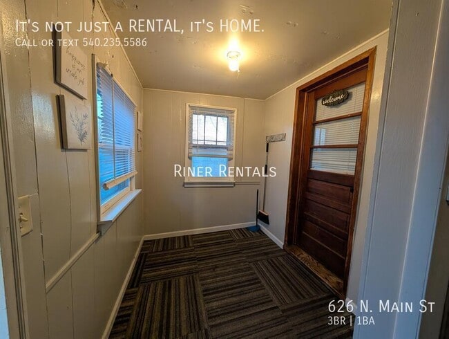 Photo - 626 N Main St