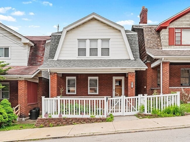 Building Photo - 34 Estella Ave