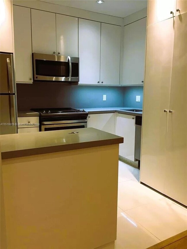 Photo - 685 SW 19th Rd