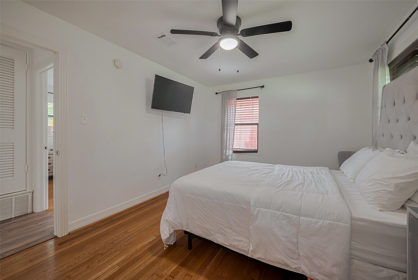 Photo - 8057 Ridgeview Dr