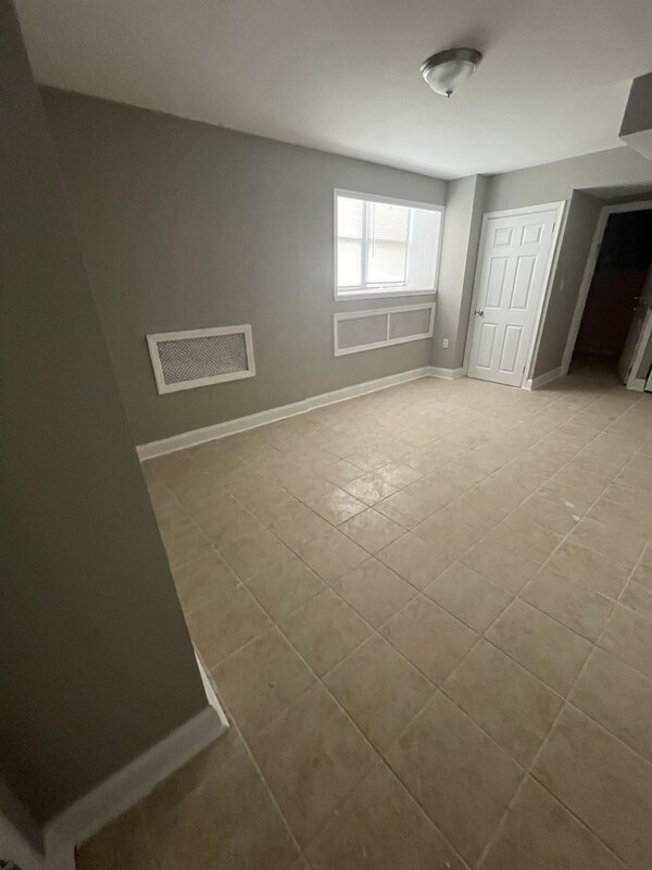 Photo - 2909 Garrett Rd