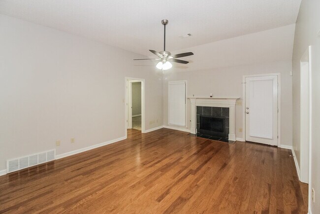 Photo - 1502 Appling Wood Cove S