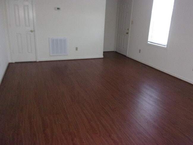 Photo - 1372 S Maple St