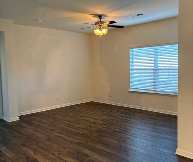 Photo - 2049 Tournament Dr