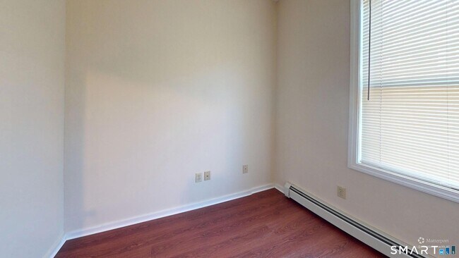 Photo - 37 Landin St Unit 1R