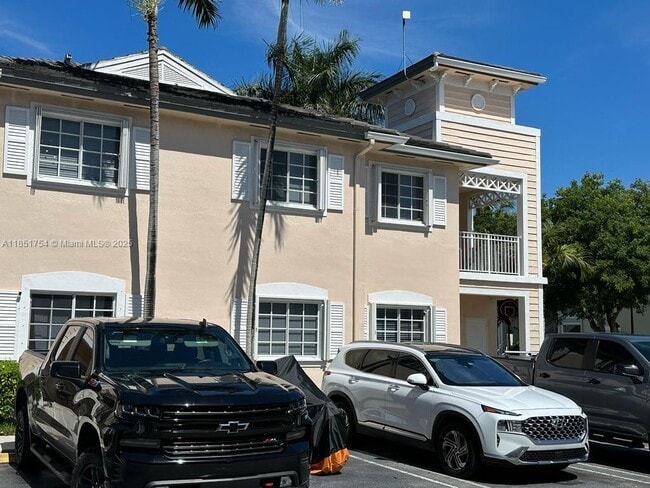 Photo - 372 NE 26th Pl Unit 206