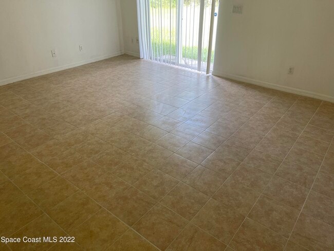 Photo - 1598 Degroodt Rd SW