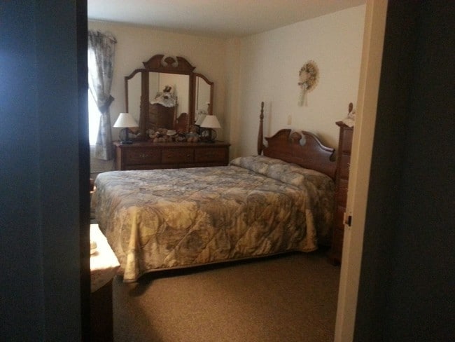 Photo - Pontiac Towers