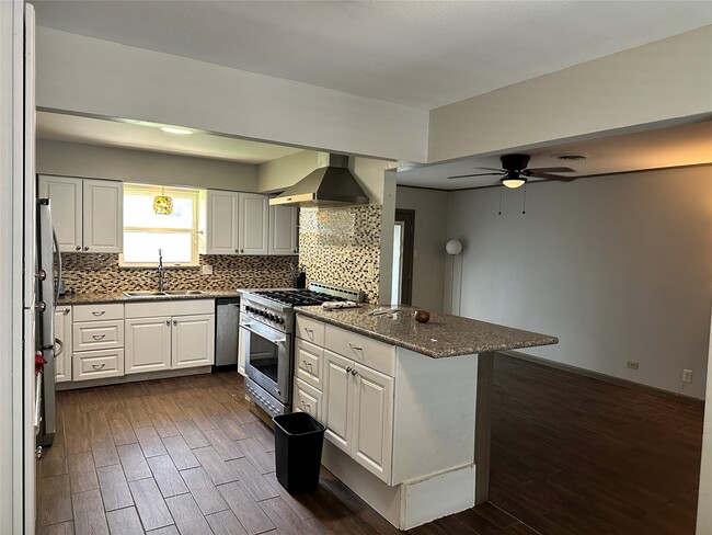Photo - 9414 Highmeadow Dr
