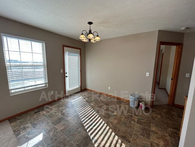 Photo - 2600 W Garton Rd