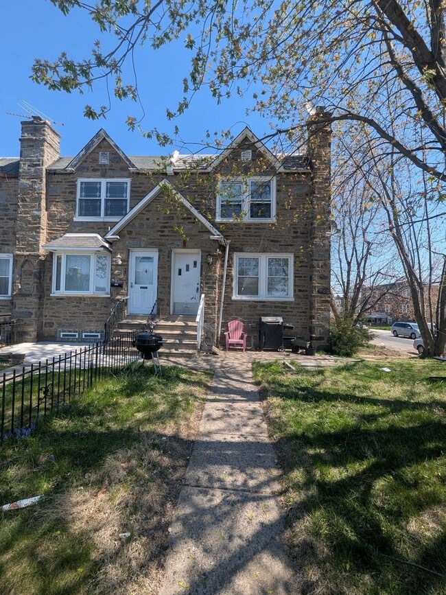 Building Photo - 3343 Chippendale St Unit B (1st Fl)