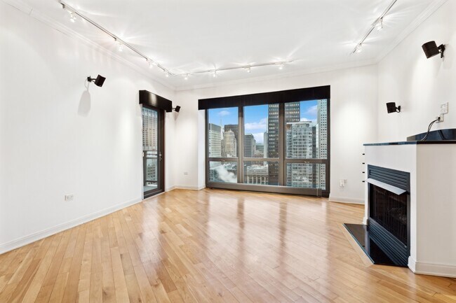 Photo - 130 N Garland Ct