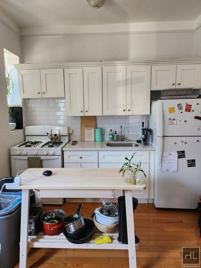 Photo - KINGSTON AVENUE Unit A4