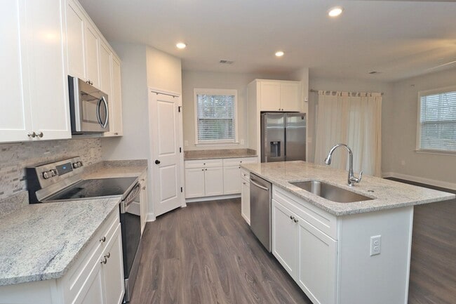 Photo - Fabulous 4 bedroom 2.5 Bath House ~ Minutes to Fort Jackson ~ Available June 2026!