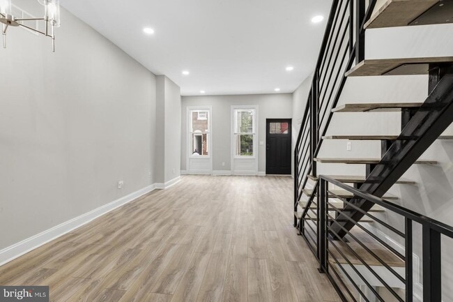 Photo - 2313 Turner St