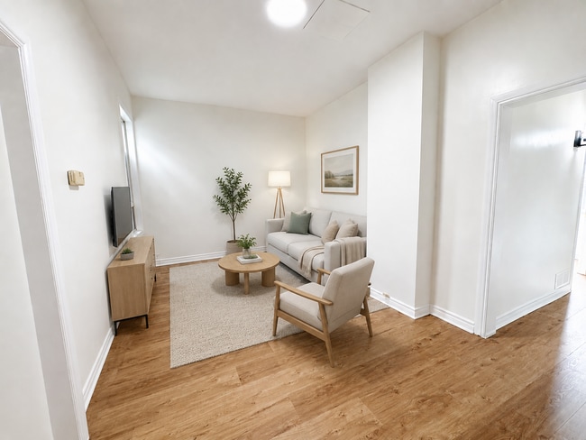 Photo - 103 West Avenue N