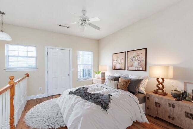 Photo - 523 N Storer Ave