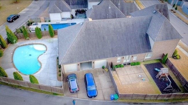 Photo - 1820 Enclave Hollow Ln E