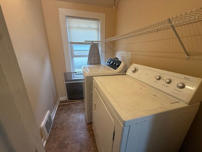 1726 Starkweather Ave Unit 1726 Starkweather Ave Upper