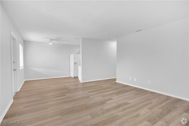 Building Photo - 4627 Bayshore Dr Unit I8 Rental