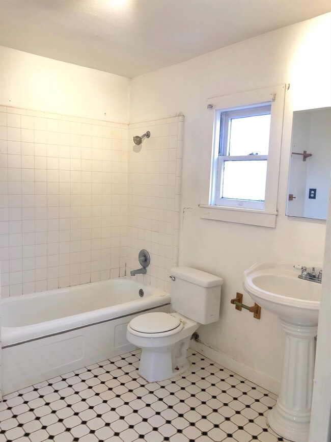 Photo - 2612 27th St