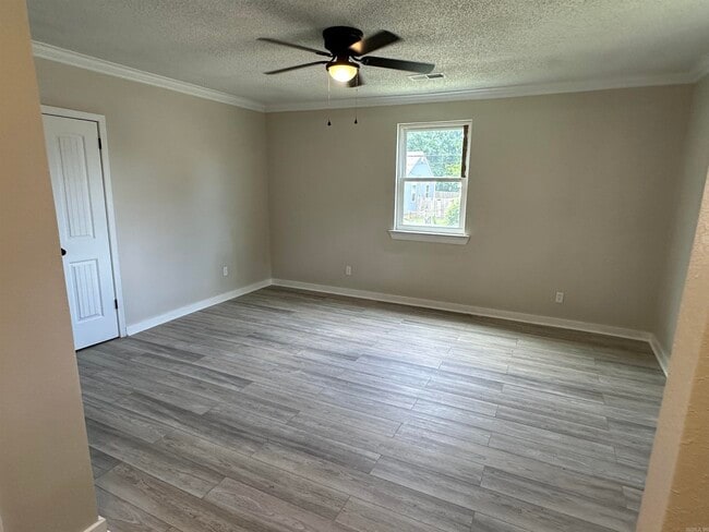 Photo - 2000 Rock St