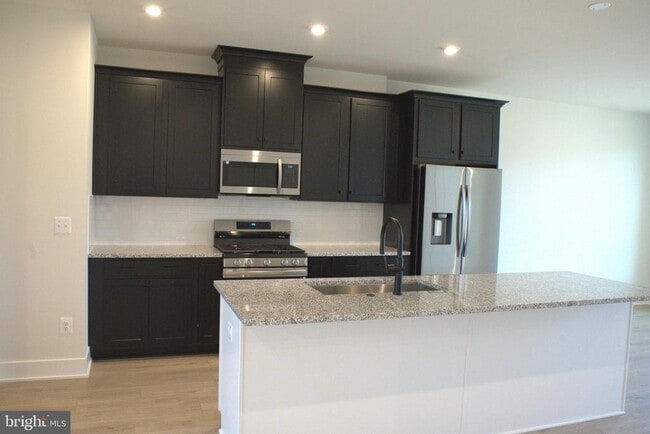 Photo - 129 Heyford Dr