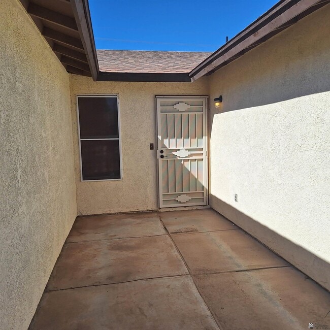 Photo - 2542 S 32nd Ave