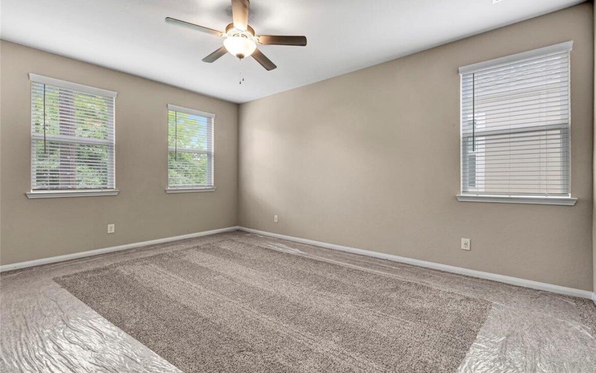 Photo - 16104 Oregon Oak Dr