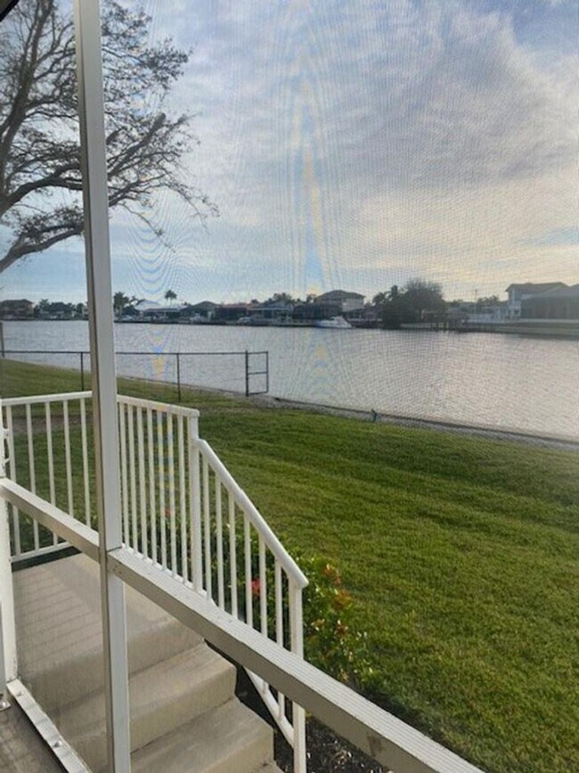 Photo - 206 Waterway Ct Unidad 1-101