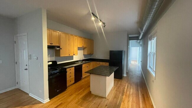 Photo - 2406 W Flournoy St Unidad 3 Rental