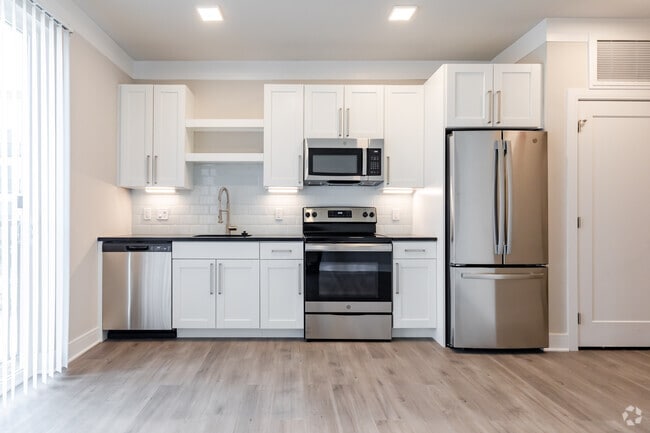 Studio - Kitchen/Dining