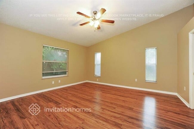 Photo - 8008 55th St E