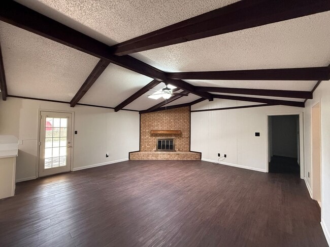 Photo - Large 3 Bedroom 2 Bath in PTISD