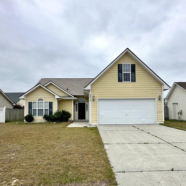 Building Photo - 2517 Forest Lodge Dr