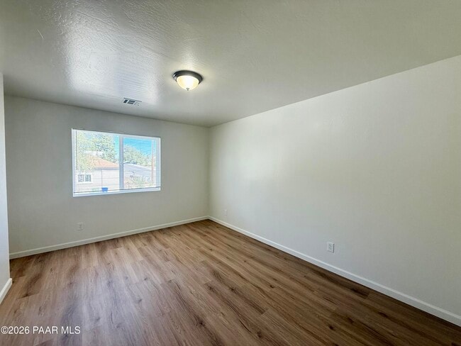 Photo - 564 Lincoln Ave Unit C