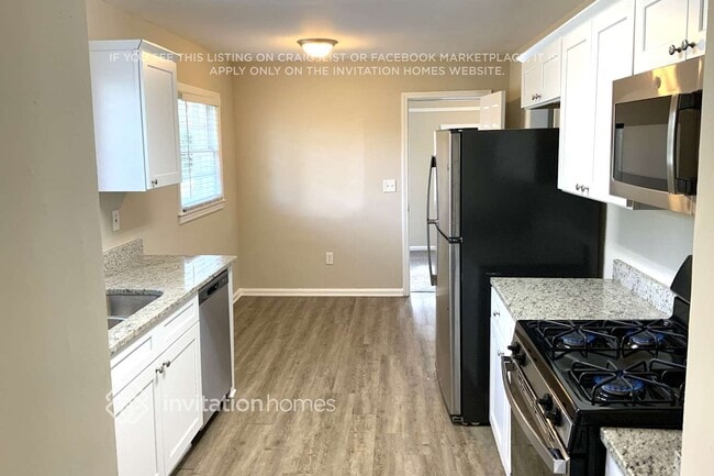 Photo - 2178 Bollingbrook Dr SW