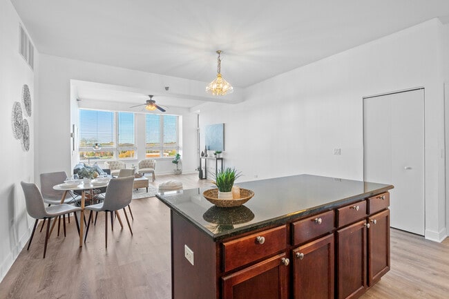 Photo - 6000 N Cicero Ave Unit 404