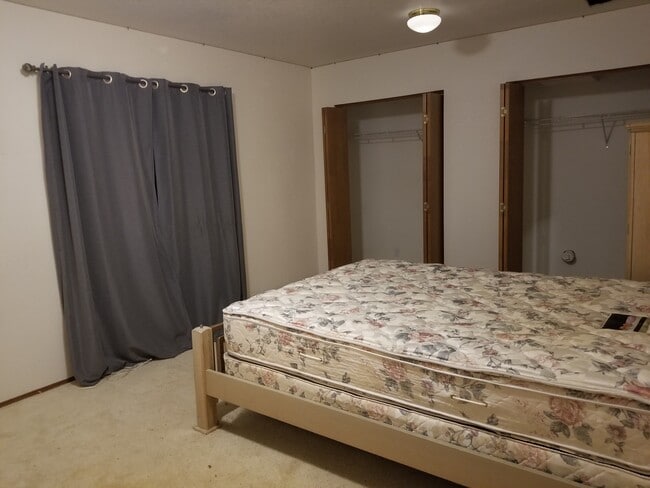 Photo - 6411 72nd Dr NE