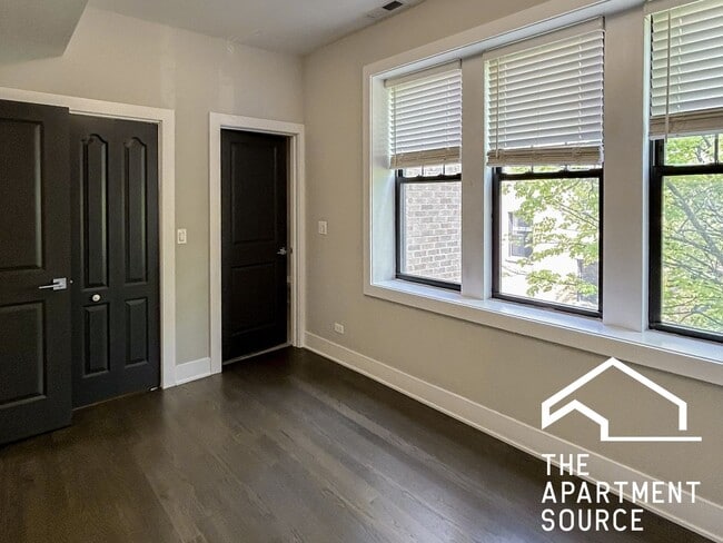 Photo - 2618 N Rockwell St Unit 1F