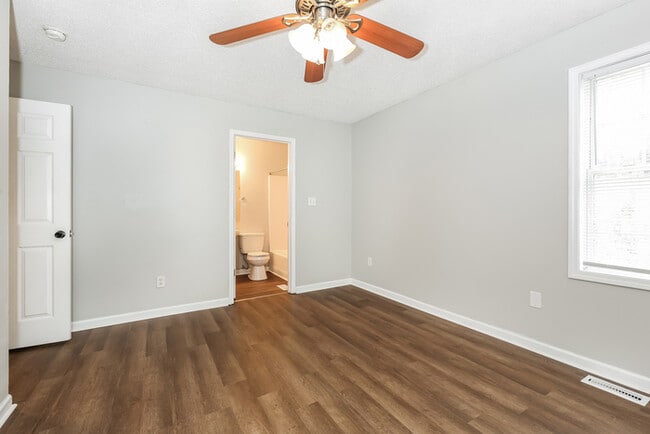 Photo - 308 Boyd St