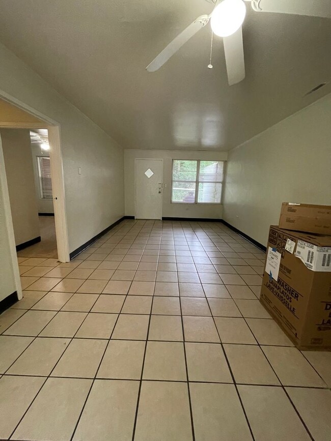 Photo - Spacious 2BR/1BA apartment off South Milledge Ave! Available now!