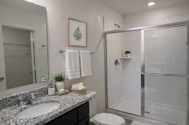 Master bathroom - 1472 Mirabella Cir